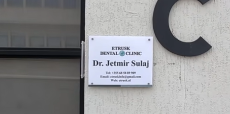 A janë dhëmbët e tij ende perfektë pas 5 vitesh?